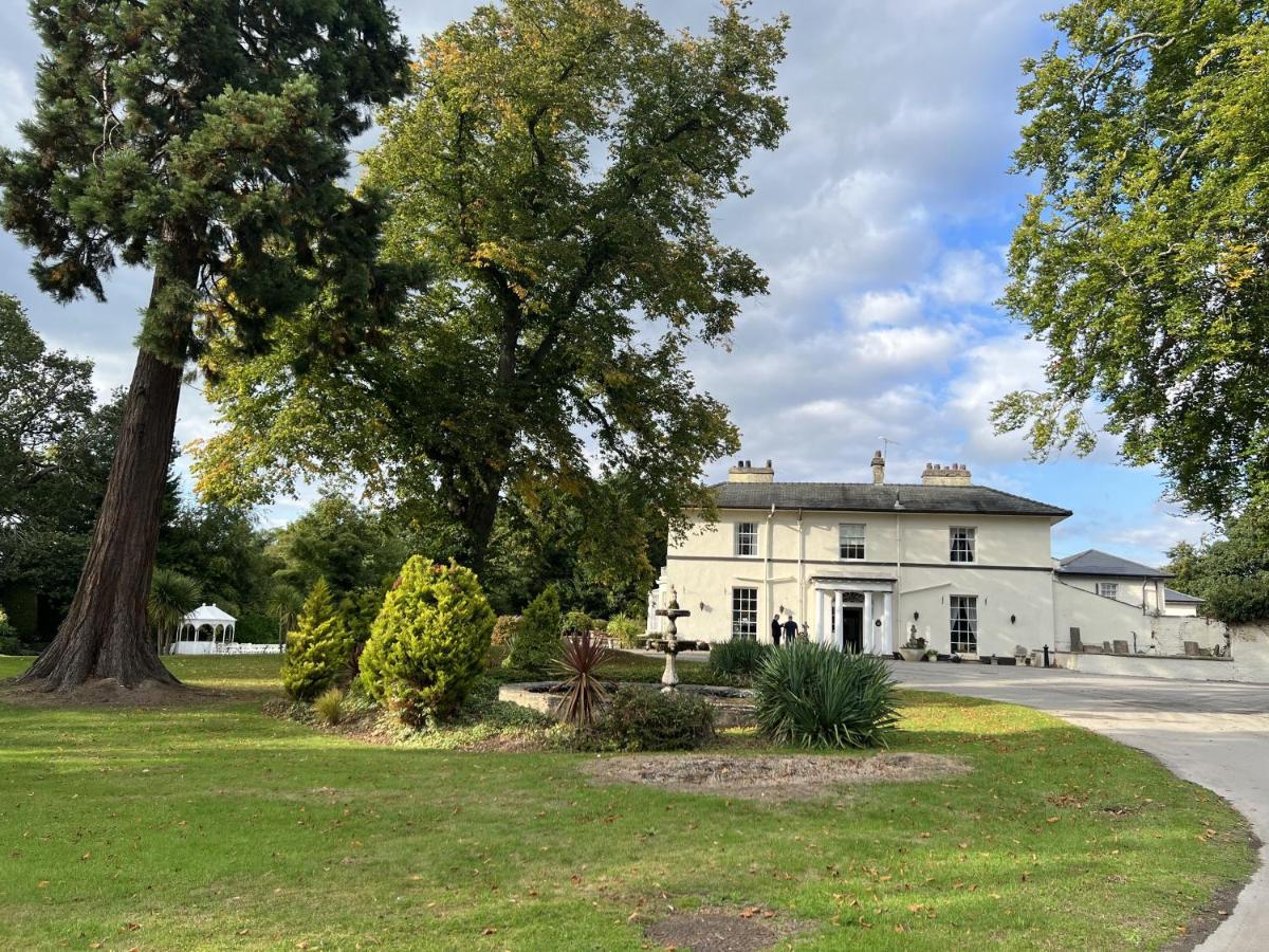 Highfield Hall Молд Экстерьер фото