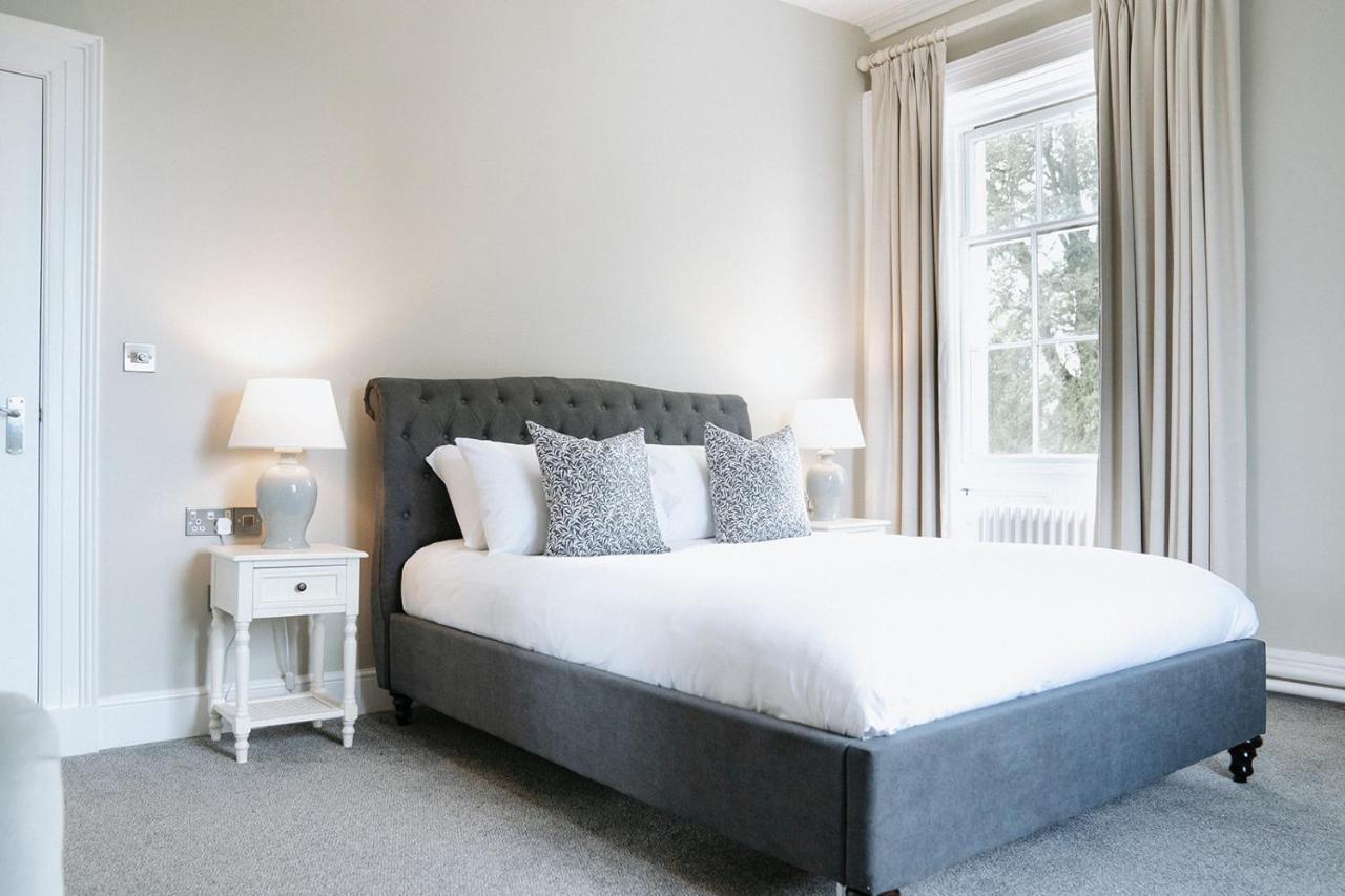 Highfield Hall Молд Экстерьер фото